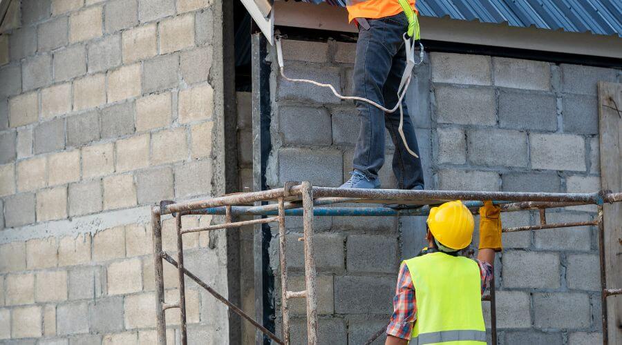 Professional gutter cleaning in Seligman, AZ
